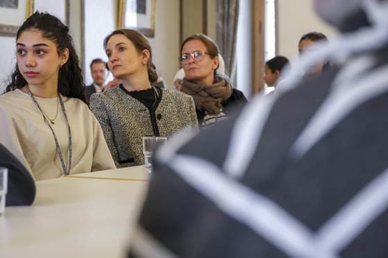 Fragerunde mit Jugendlichen aus dem Seminar „Im Zentrum der Landespolitik“