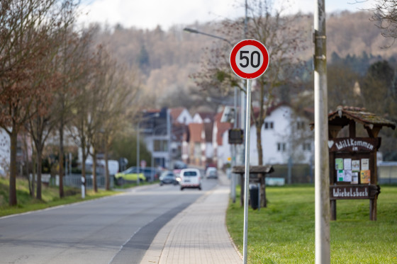 Petitionsausschuss Ortstermin Wiebelsbach Straßenschild