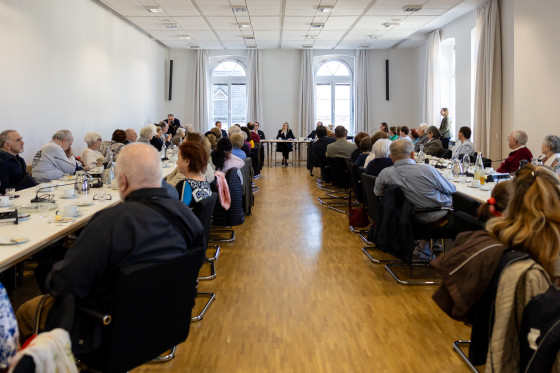 Holocaust-Überlebende im Gespräch mit der Landtagspräsidentin