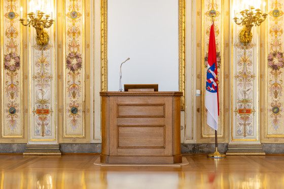 Historisches Rednerpult