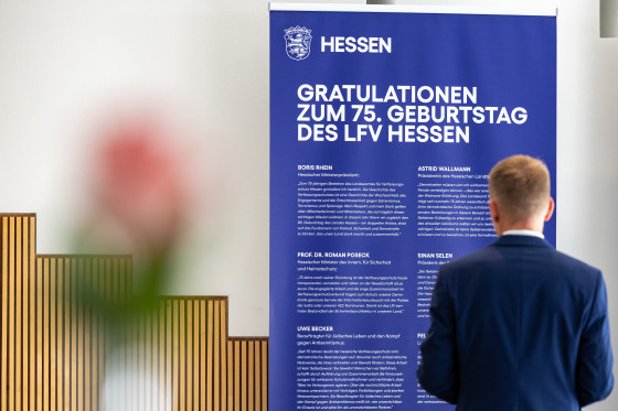 75 Jahre Landesamt für Verfassungsschutz Tafel mit Gratulation