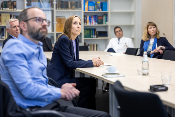 Astrid Wallmann besucht Uniklinik Marburg