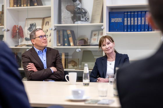 Astrid Wallmann besucht Uniklinik Marburg
