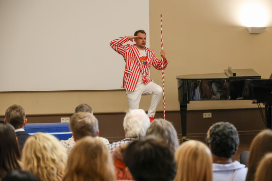 Schauspieler Tino Leo auf Bühne