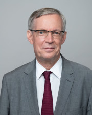 Porträtfoto von Dr. Ralf-Norbert Bartelt